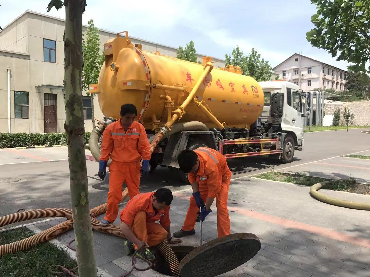 广宁化粪池清理与5-8吨吸粪车施工效率分析